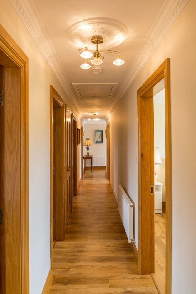 Lake View House, Recess