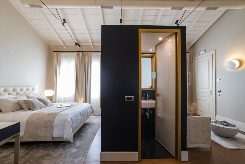 Castellano Hotel & Suites