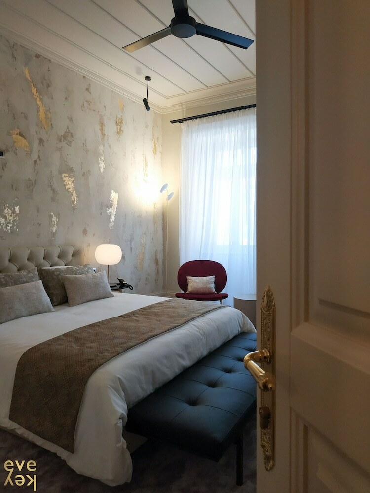 Castellano Hotel & Suites
