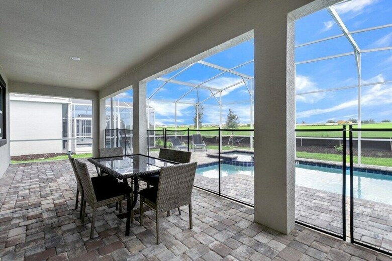 Beautiful 9bd Pool Hm, Game Champions Gate-701pbd