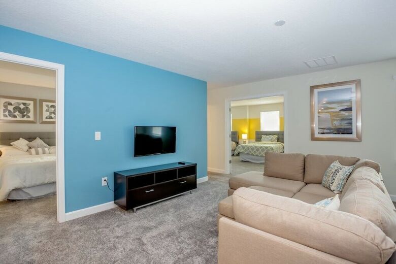 Beautiful 9bd Pool Hm, Game Champions Gate-701pbd
