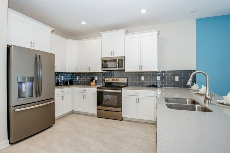 Beautiful 9bd Pool Hm, Game Champions Gate-701pbd