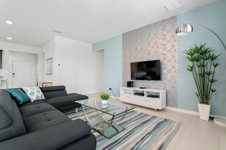 Lovely 5 Bed Pool Hm - Solterra-6082bod