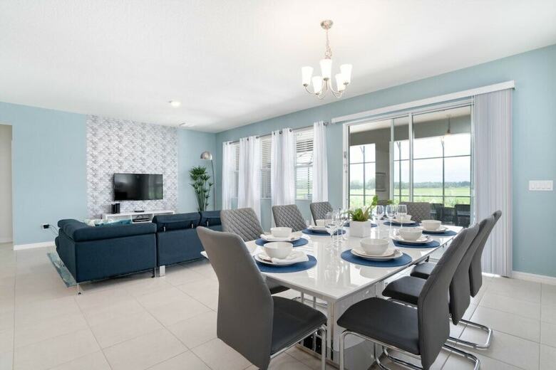 Lovely 5 Bed Pool Hm - Solterra-6082bod
