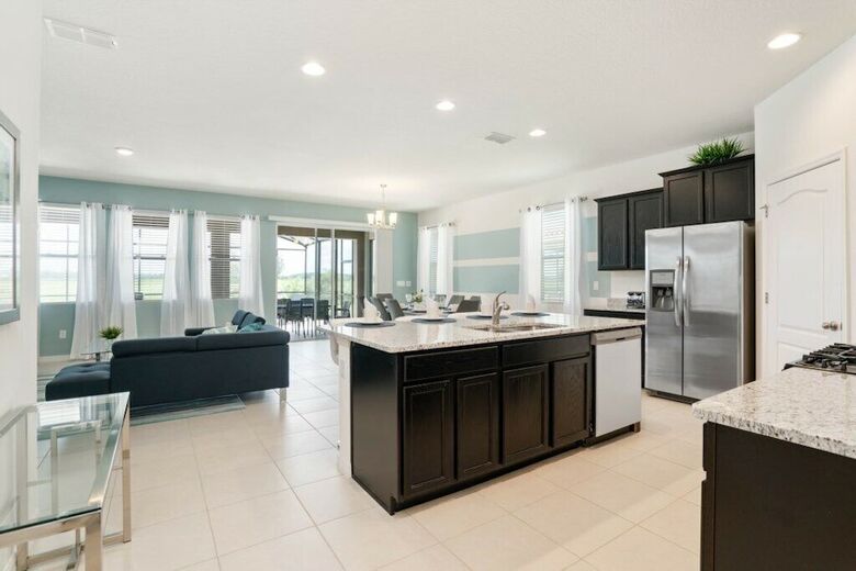 Lovely 5 Bed Pool Hm - Solterra-6082bod
