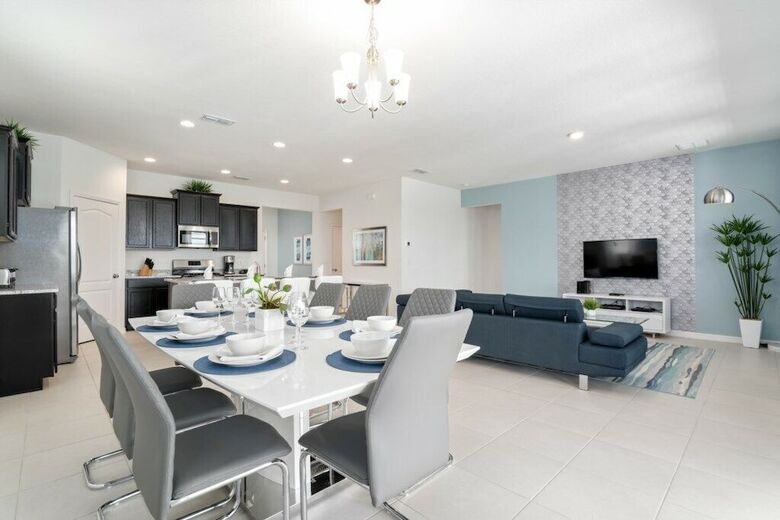 Lovely 5 Bed Pool Hm - Solterra-6082bod