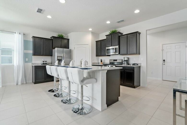 Lovely 5 Bed Pool Hm - Solterra-6082bod