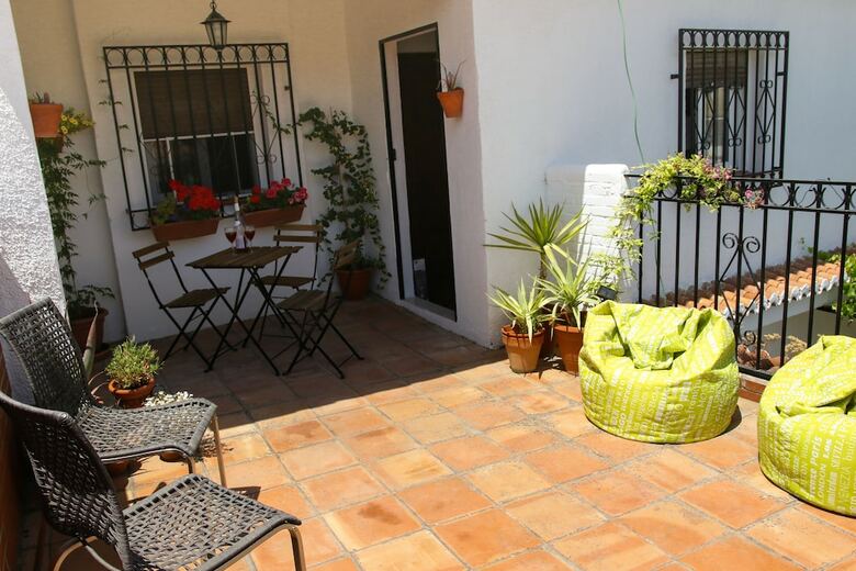 Beautiful 11 Bed Villa, Private Pool, Large Garden