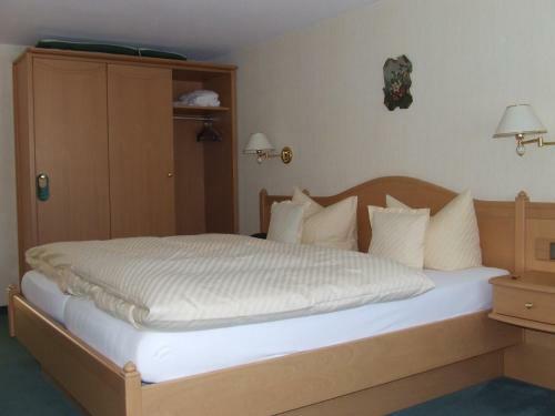 Hostal Hotel-caf� Z�schener Bauernstuben Garni