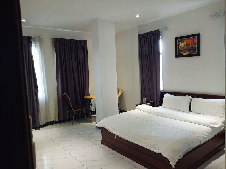 Golden Port Hotel