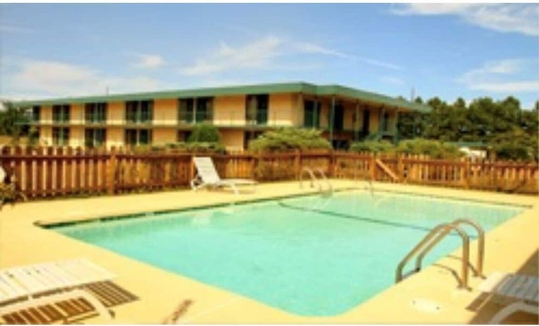 Hotel Limetree Inn & Suites