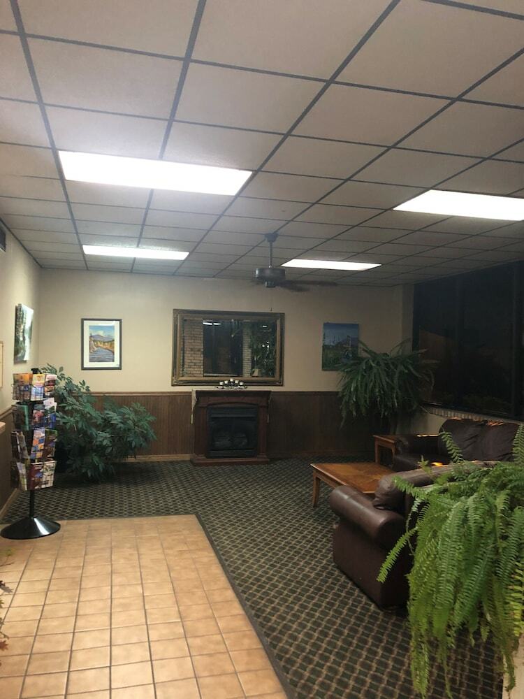 Hotel Limetree Inn & Suites
