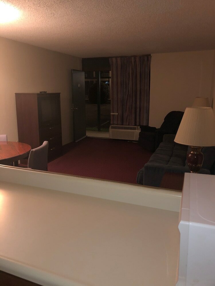 Hotel Limetree Inn & Suites