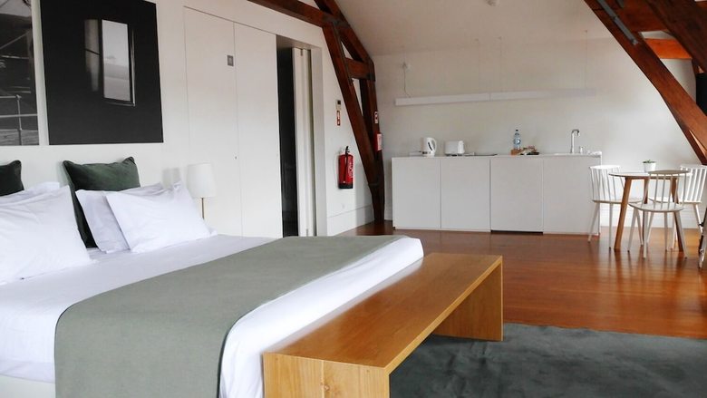Hotel Armaz�ns Cogumbreiro