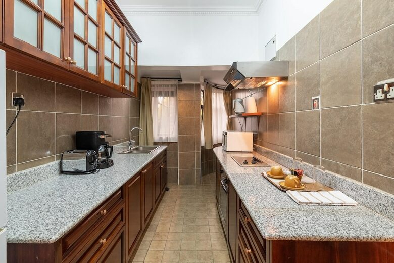 Cysuites Apartment Hotel