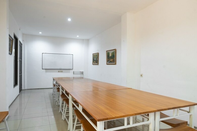 Hostal Oyo Flagship 1575 Urban 18