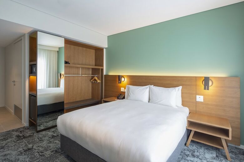 Hotel Holiday Inn Express And Suites Queenstown