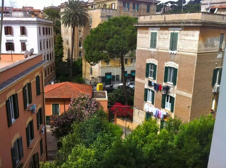 Cozy & Charming Vatican Apartment