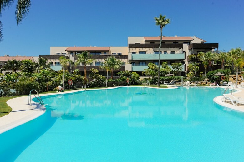 Flamingos Gardens Apartment Canovas