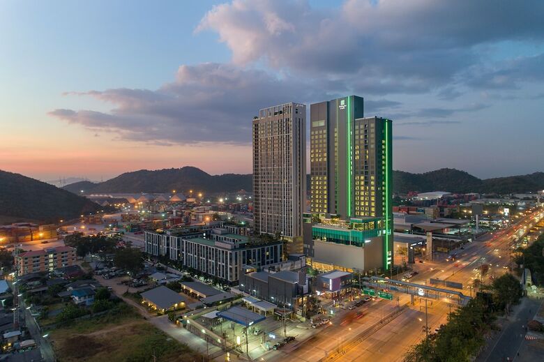 Hotel Holiday Inn & Suites Siracha Laemchabang