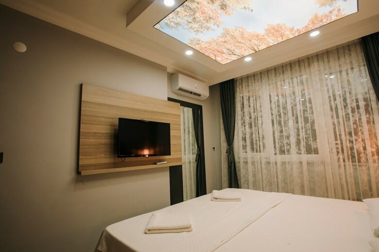 Hotel Arezzo Deluxe Otel