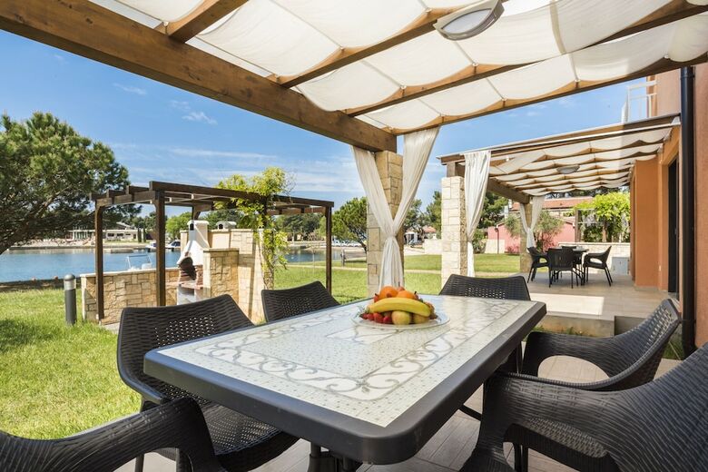 Apartments Sol Amfora For Plava Laguna