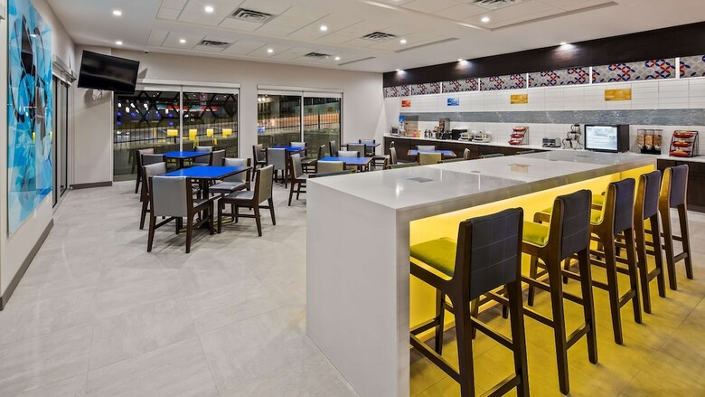 Hotel Glo Best Western Tulsa East Route 66