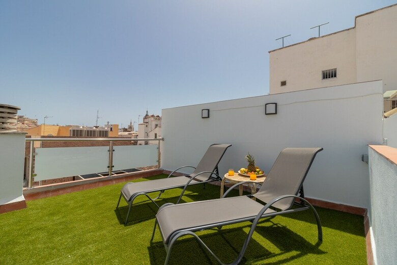 Sunny Terrace Apartment, Old Town Views