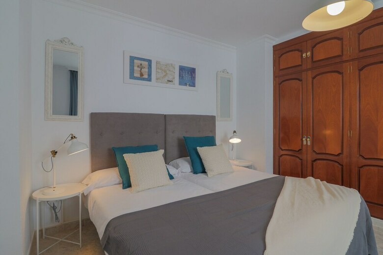 Sunny Terrace Apartment, Old Town Views