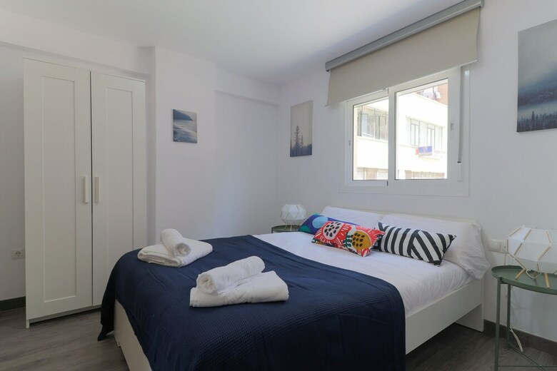 Bright M�laga Beach And Downtown Apartment