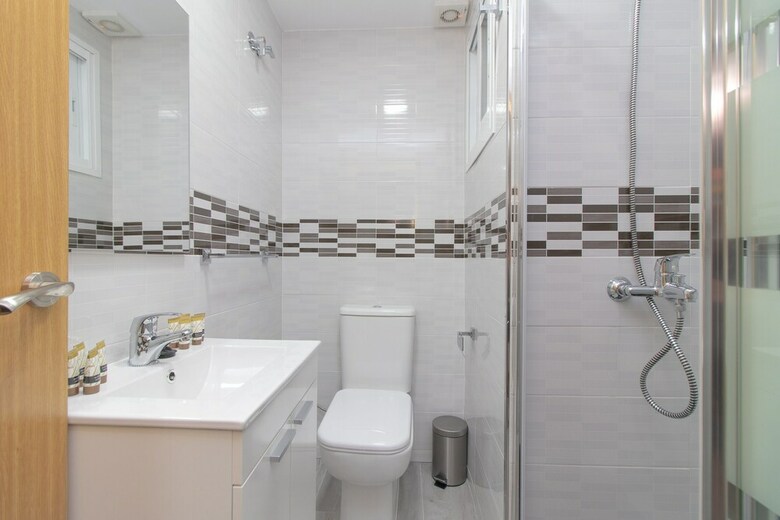 Bright M�laga Beach And Downtown Apartment