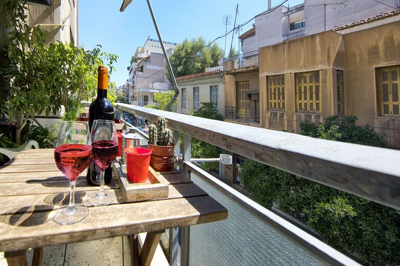 Apartamentos Your Home Under  Acropolis Central& Safe
