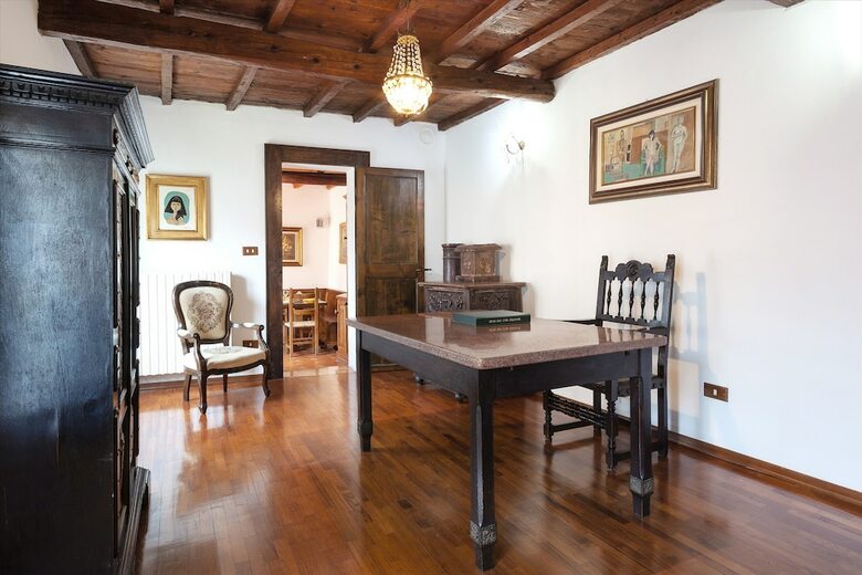 Exclusive Palazzo Schifanoia Apartment
