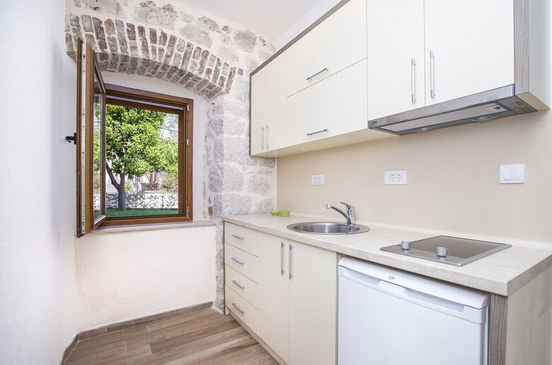 Apartments Mezini 11