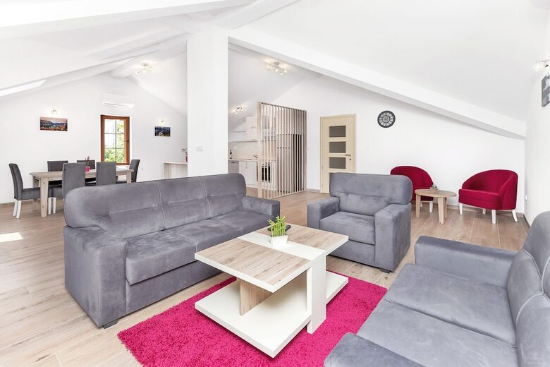 Apartments Mezini 11