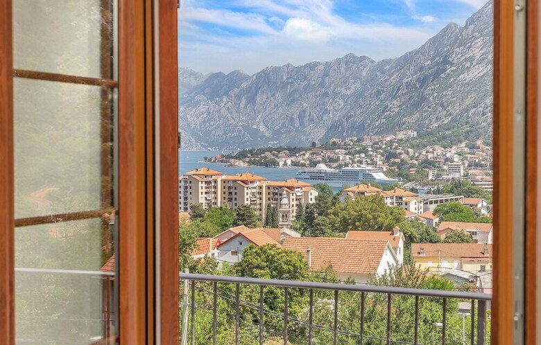 Apartments Mezini 11