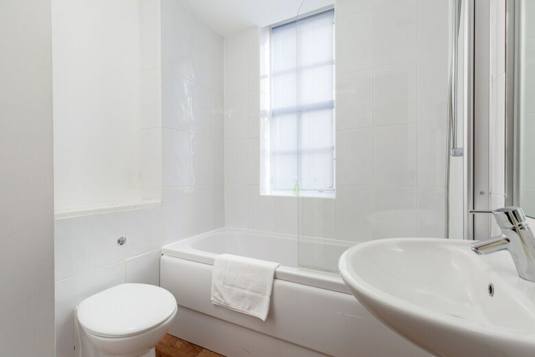 Silver Lining - Grassmarket Apartments