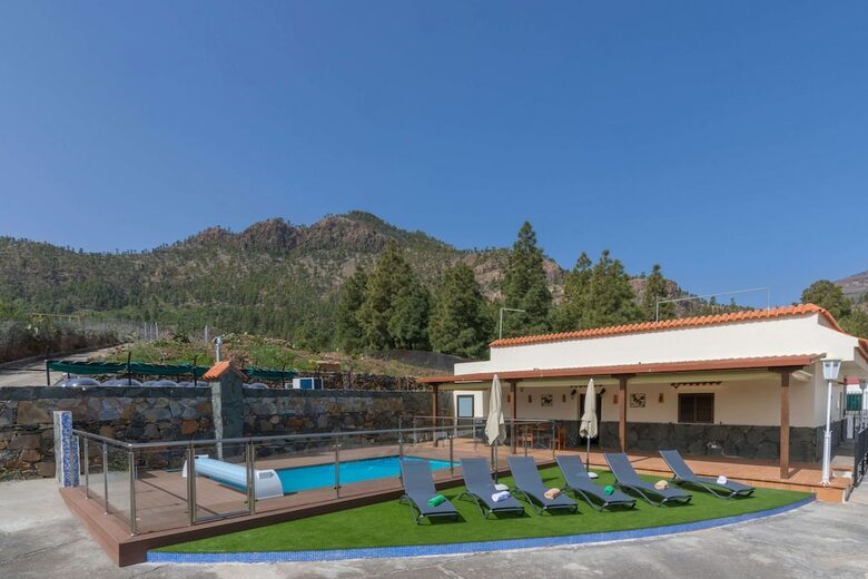 Casa de Vacaciones Con Piscina Compartida II