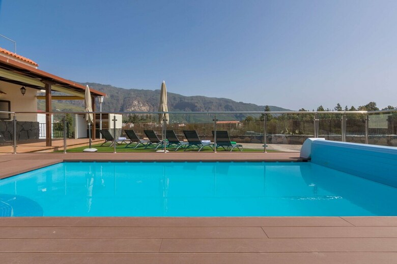 Casa de Vacaciones Con Piscina Compartida II