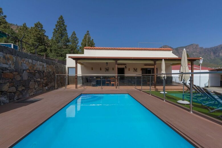 Casa de Vacaciones Con Piscina Compartida II