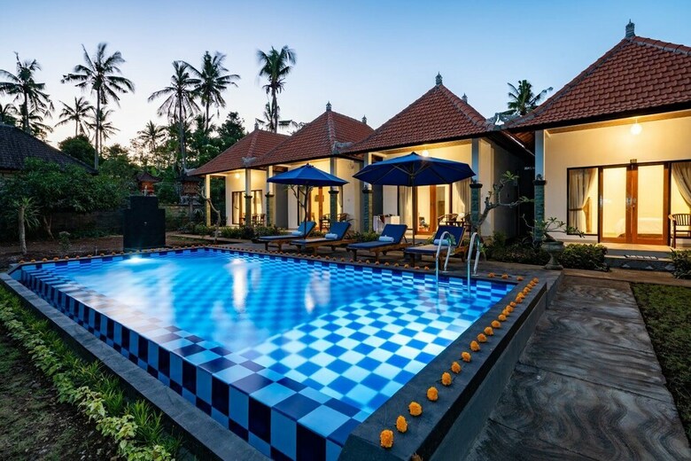 Hotel Surya Maha Bungallo