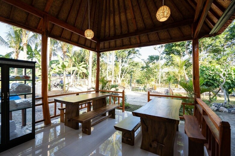 Hotel Surya Maha Bungallo