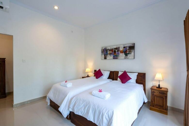 Hotel Surya Maha Bungallo