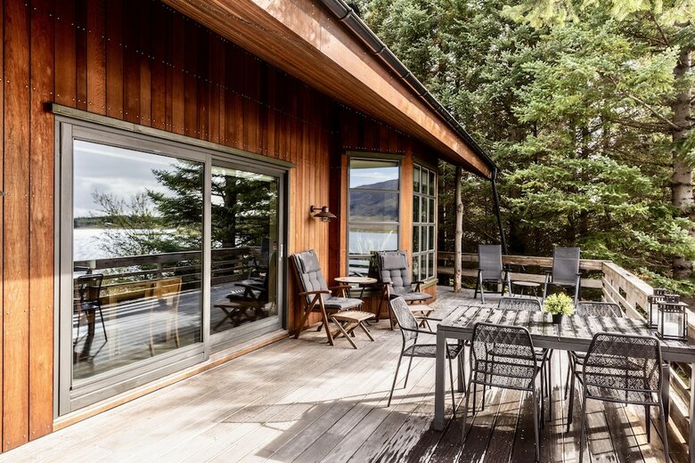 �slundur Lakefront Villa