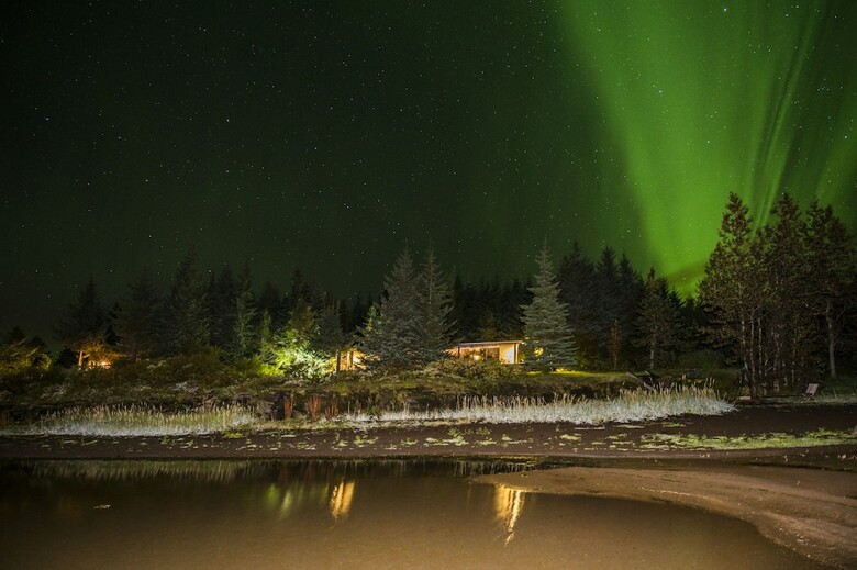 �lftav�k Lakefront Villa
