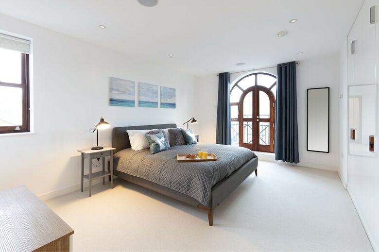 Hampden Apartments - The Henry