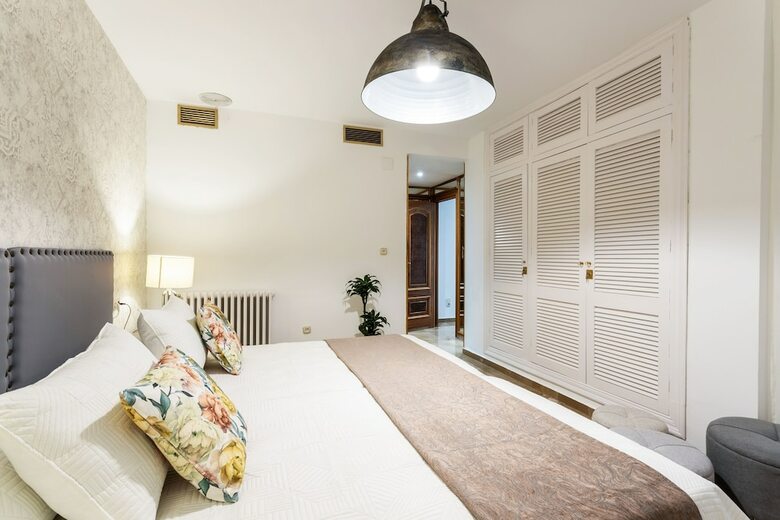 Fabulous 3 Bd Apartment Great Location. Puerta Real