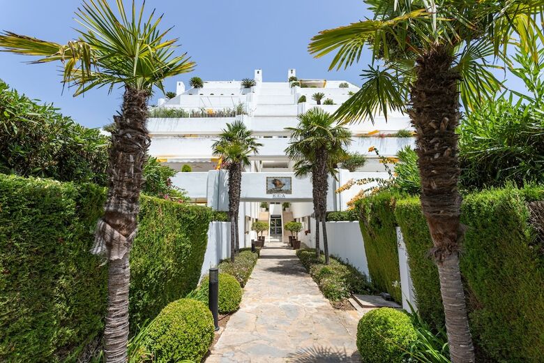 3bd Exclusive Apartment In Guadalmina Beach, Parque Del Sol