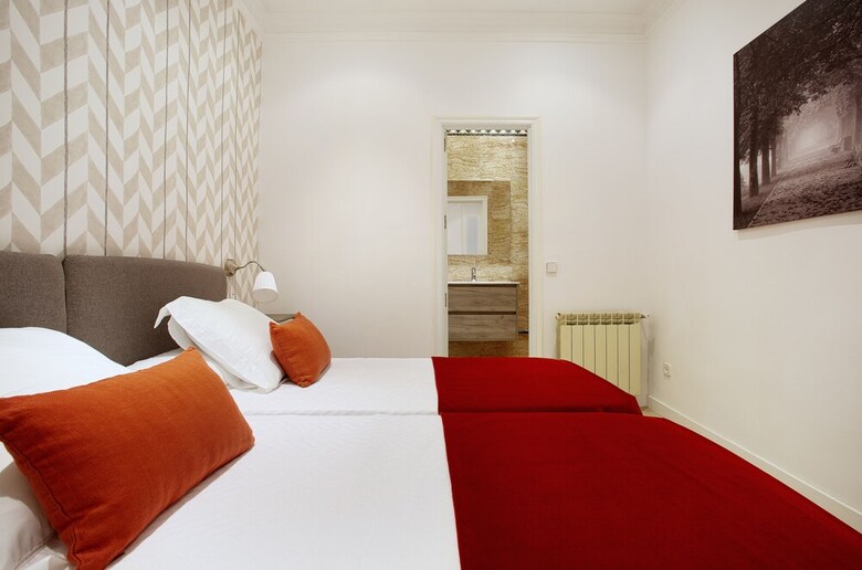 Big Apartment 2 Bedrooms & 2 Bathrooms. Chamber�
