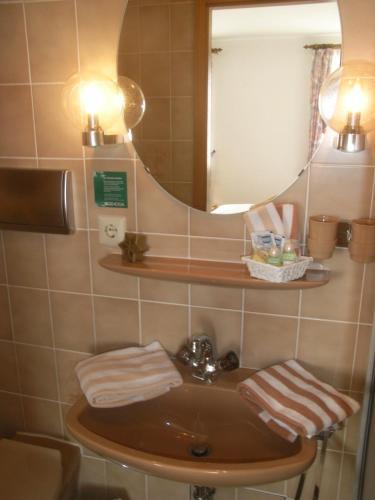 Hostal Gasthof Goldenes Lamm